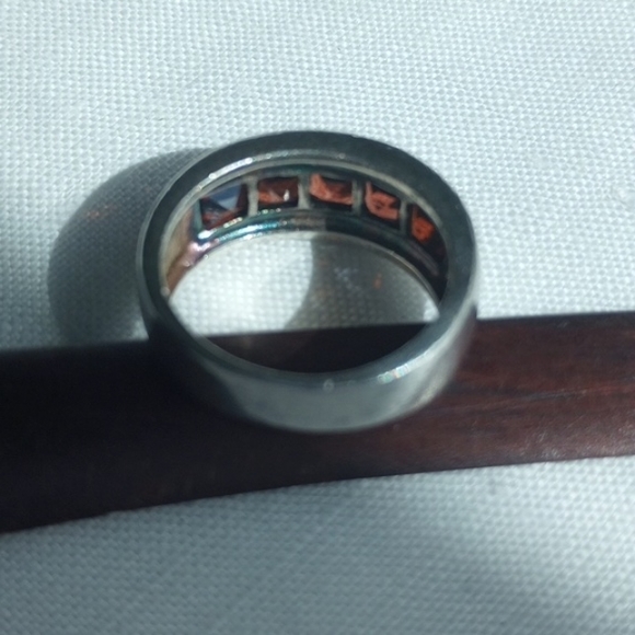 Sterling silver five stone garnet  invisible channel ring - Picture 6 of 6